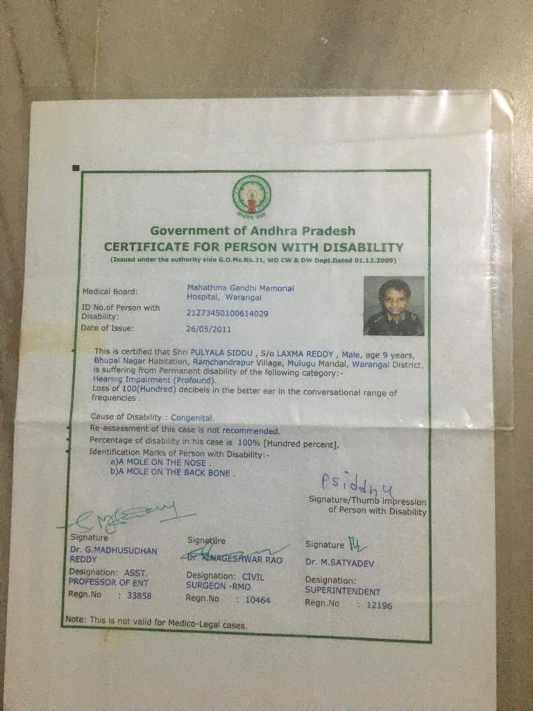 Nikhil_Px's tweet photo. @KTRTRS Hello sir,THIS IS PULYALA SIDDU IN THE PICTURE. HIS FATHER IS AN ELECTRICIAN .HE WORKS AS A WINDER FOR AGRI MOTORS IN MULUGU AND LIVES IN MULUGU WITH HIS OLD PARENTS AND A DAUGHTER.PLEASE HELP THEM FOR THE HEARING DEVICE NUCLEUS 6 SOUNDPROCESSER DEVICE WHICH COST 519000/- https://t.co/KVl29J6YPC
