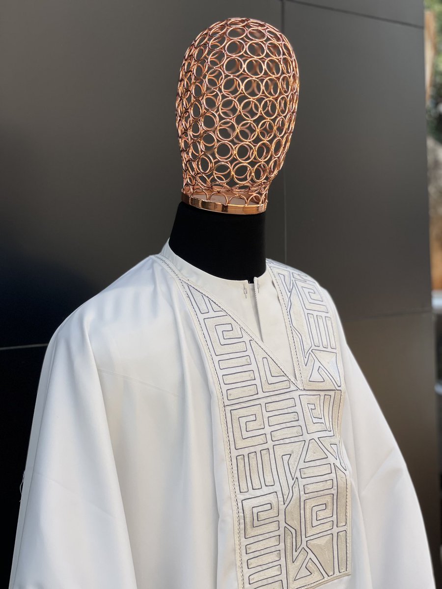 avec_klass's tweet photo. ~ Groom edition ~
A la recherche de la tenue parfaite pour votre grand jour ?
Optez pour un look raffiné et élégant.
Choix du tissu à adapter selon vos envies. 
#class #mariage #kebetu https://t.co/gwgo3utdiO