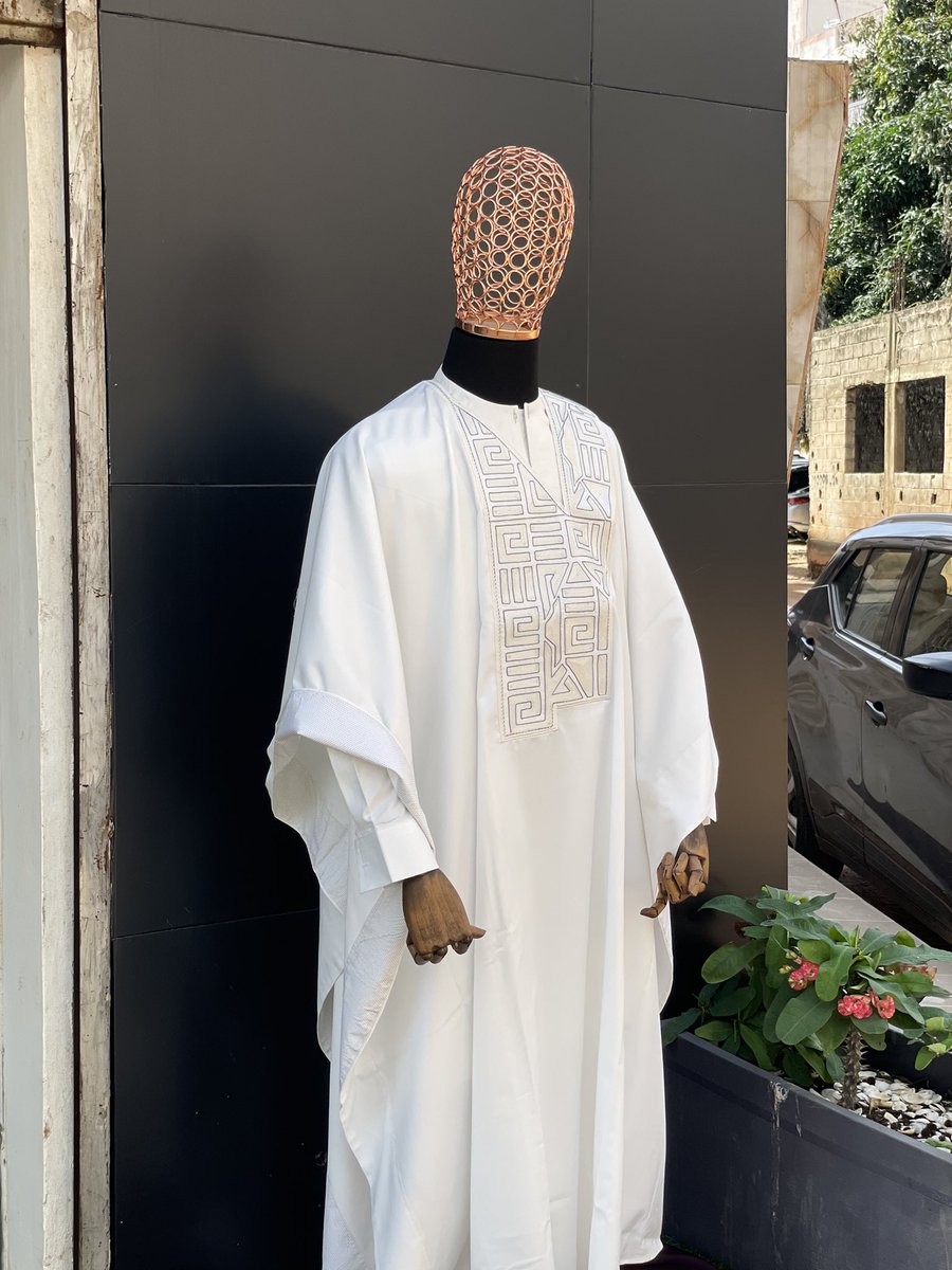 avec_klass's tweet photo. ~ Groom edition ~
A la recherche de la tenue parfaite pour votre grand jour ?
Optez pour un look raffiné et élégant.
Choix du tissu à adapter selon vos envies. 
#class #mariage #kebetu https://t.co/gwgo3utdiO