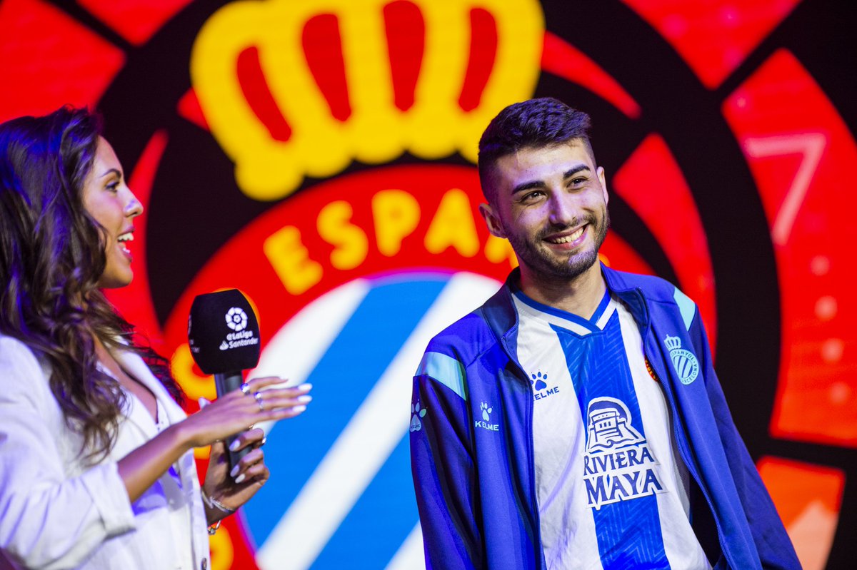 JavatoAbelito's tweet photo. FIFA 22 🎮 RECAP ✨️

Falta poco para empezar ya y no puedo esconder mis ganas de
FIFA 23. 🥰

Mis logros de este año : ↙️

- Top 4 eLaLiga Regular Season 
- Top 5/8 eLaLiga Cup 
- Top 33 🇪🇺 eChampions League 
- Top 13/16 eLaLiga Finals
- Top 9/12 FGS Open Madrid 2vs2 https://t.co/FMiPwGZXeZ