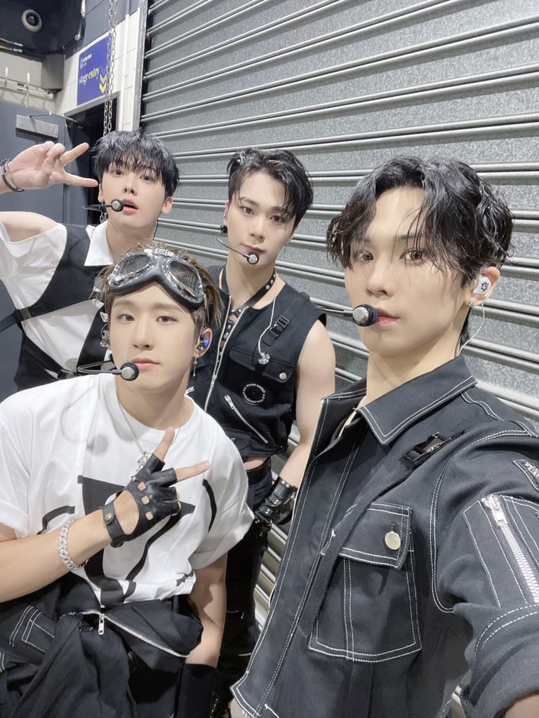 MOON7BIN's tweet photo. ㅤ
ㅤ
[📸] 🌟220814 #HallyuPopFest 🌟

시드니를 열정으로 뜨겁게 달군 아스트로❤️‍🔥
그 열기를 고스란히 사진에 담아왔습니다‼️😎
여러 곳에서 함께해준 아로하 감사합니다🫶💜

ㅤ https://t.co/cRYRqX5JKy