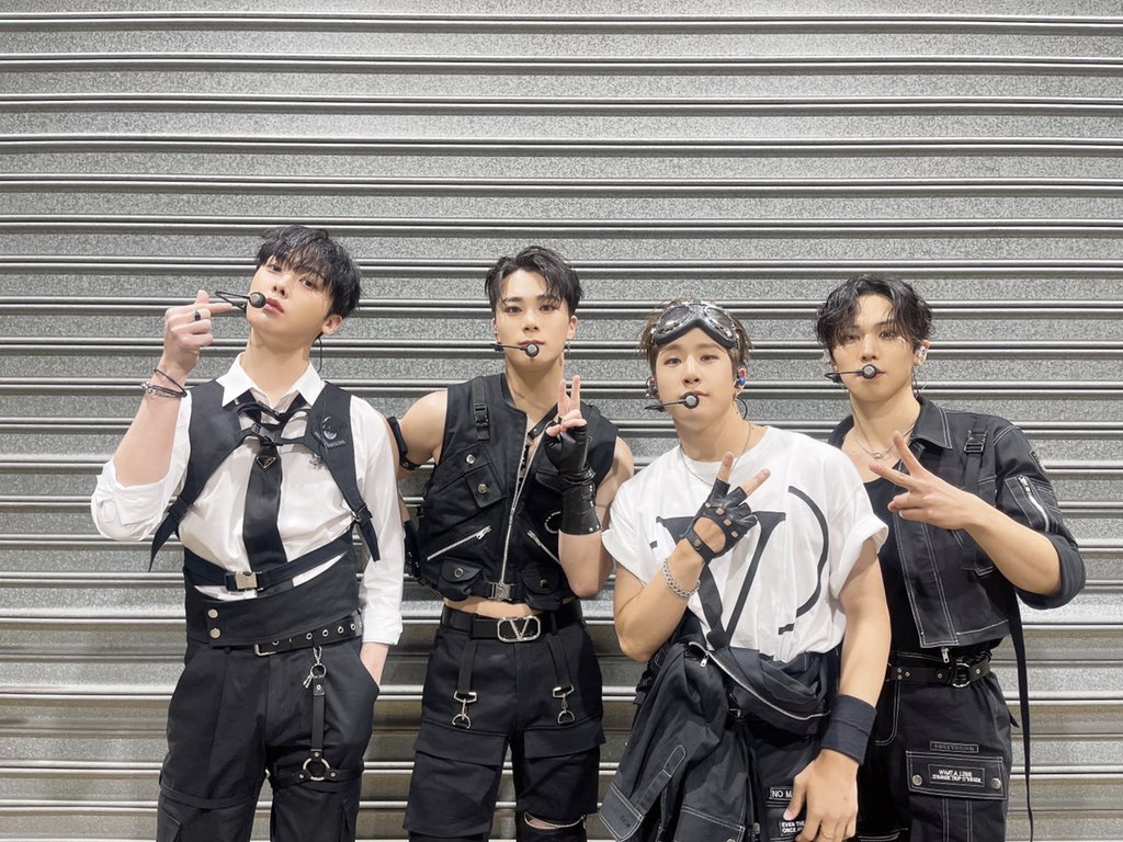 MOON7BIN's tweet photo. ㅤ
ㅤ
[📸] 🌟220814 #HallyuPopFest 🌟

시드니를 열정으로 뜨겁게 달군 아스트로❤️‍🔥
그 열기를 고스란히 사진에 담아왔습니다‼️😎
여러 곳에서 함께해준 아로하 감사합니다🫶💜

ㅤ https://t.co/cRYRqX5JKy