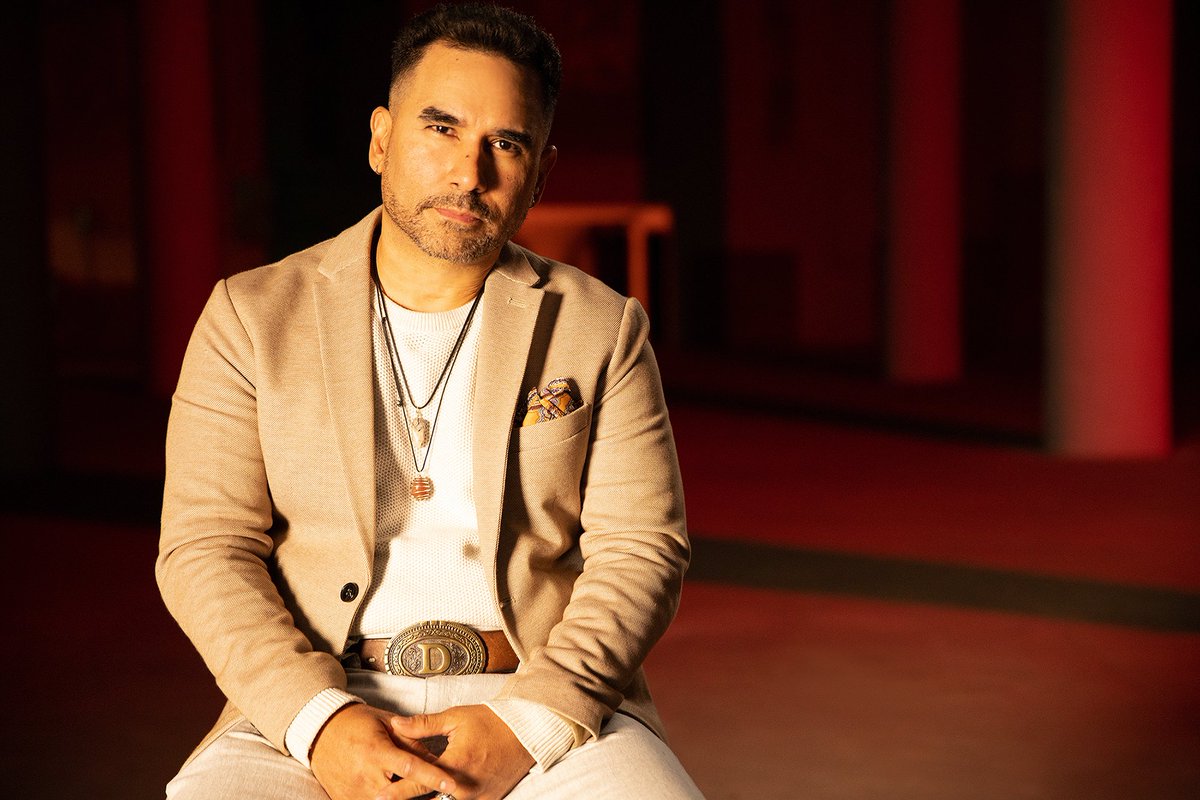 FreestyleLegacy's tweet photo. This week's artist spotlight is @DuranRamos! Duran was formerly 1/2 of Take Two with the late CNR, and then he became 1/3 of Trilogy alongside CNR and @JRMansanet. https://t.co/e4n9k9Sdjv