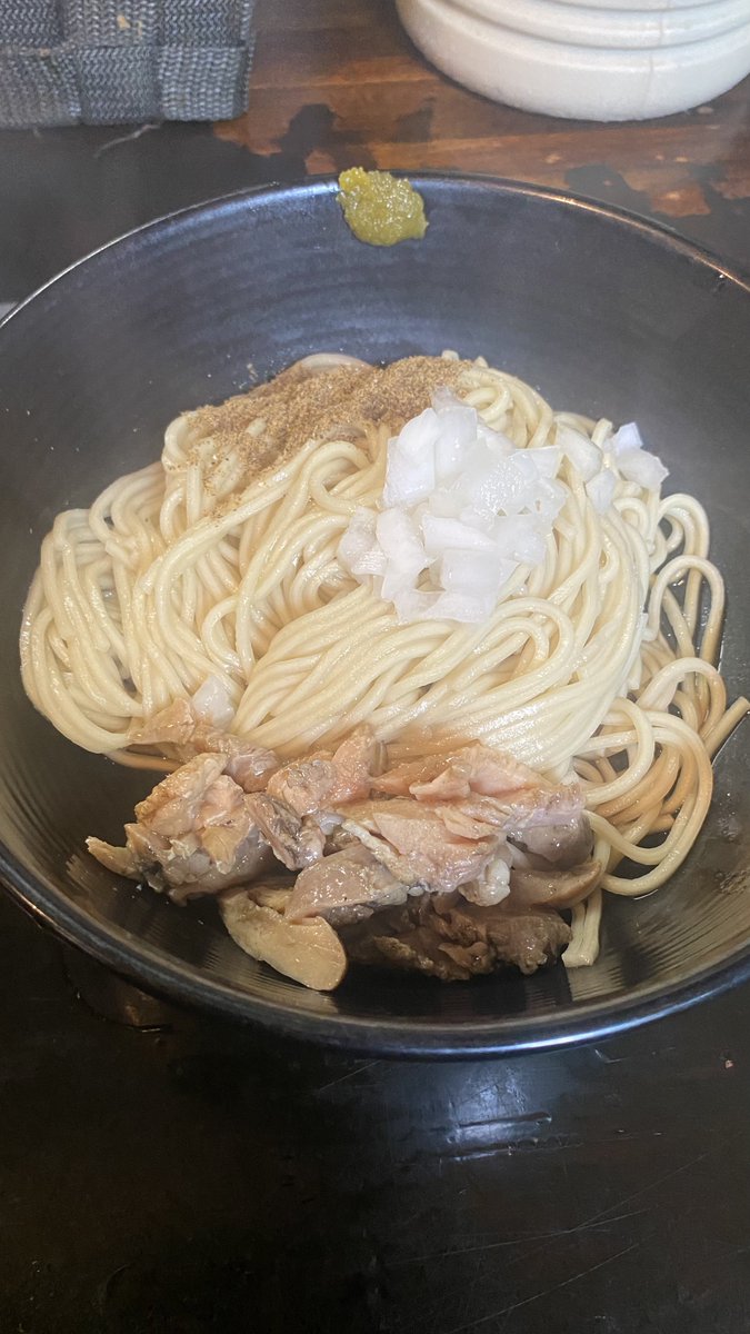 arisaan12's tweet photo. #ラーメン
#千葉市
#煮干し
#海月

食べ歩きはしてたけど久しぶりに投稿

前回冷やし煮干しを頂いたのですが、好みにあわず
やっぱりノーマルの煮干しがすきです
オープン時間は前倒しで開けてくださいます

千葉で煮干しと言えばここの
和え玉食べたら満腹です

Twitterで限定告知あるので要チ���ク https://t.co/VhNA3OUhV6
