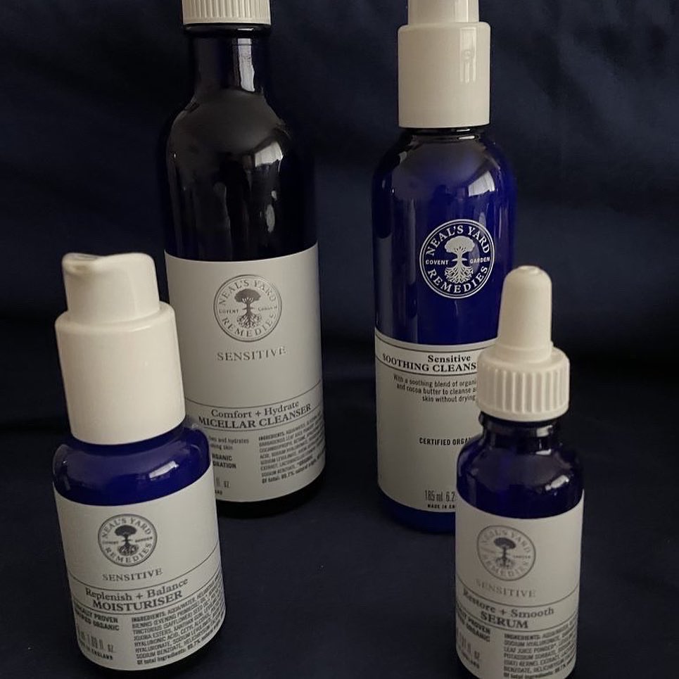 BodyinBalance2's tweet photo. Sensitive skin? Me too!

Since I've been using the Restore and Smooth Serum from the sensitive range my skin has been much happier.

It leaves my skin softer, plump and hydrated.

You can buy this serum from 
https://t.co/0gwH64msi2

Or contact me and I'll order it for you. https://t.co/YpKOTdR9ZJ