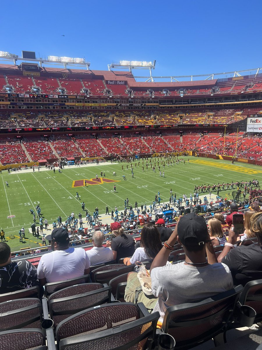 big4twan's tweet image. #HTTC #TakeCommand had a great time at @FedExField yesterday for the @Commanders first preseason game. The atmosphere was great and fans looked to be having a great time.  This year will be special. 🔥🔥 #BurgundyInfantry