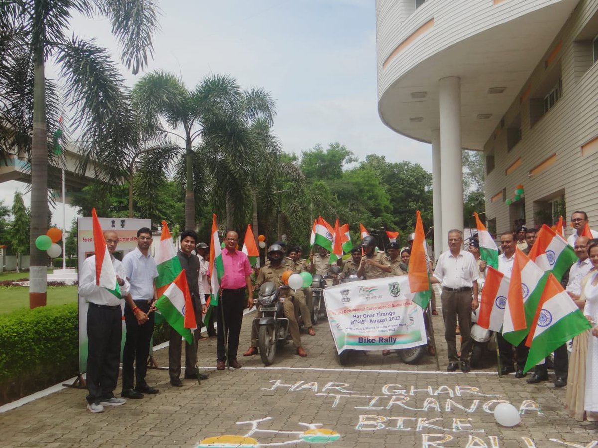 FDCM_MH's tweet photo. A "green bike rally" was flagged off by the Managing Director FDCM on 13.08.22, as a part of Har Ghar Tiranga celebration at FDCM Bhavan, Nagpur.  The theme was " Hoist a flag and plant a sapling at your home" . https://t.co/uXPCH04uuL