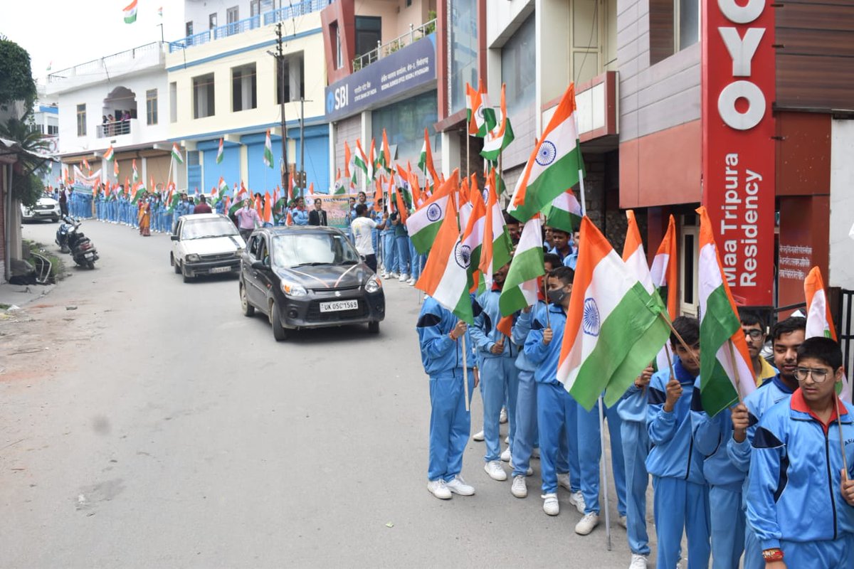 #HarGharTiranga
#AzadiKaAmritMahotsav
Salute these children, they are our future heroes.