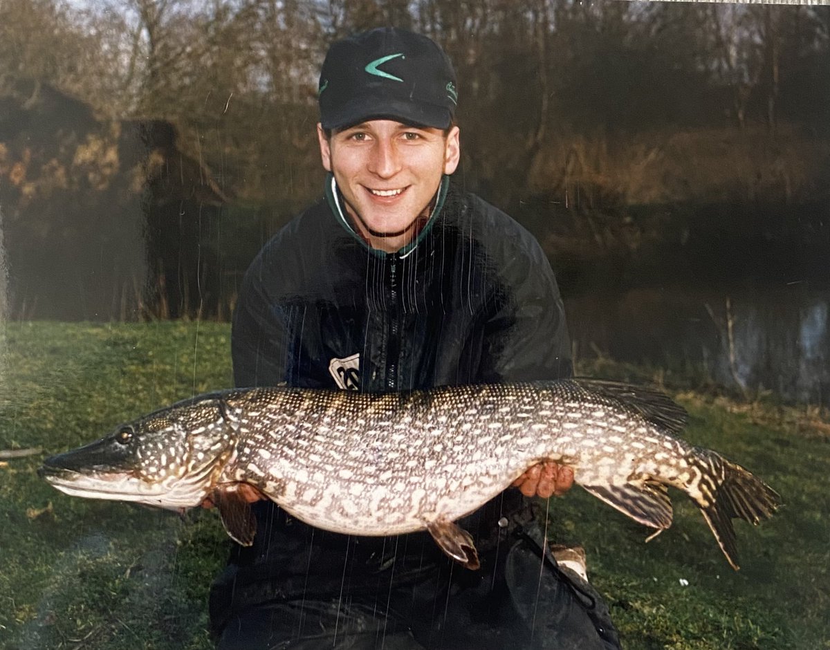 Darren Eadie (@eadie11) on Twitter photo This post is about the man behind the lens. Roger Harris was such a kind, happy soul. He will be remembered for capturing all of <a href="/NorwichCityFC/">Norwich City FC</a> ups and downs  over 30 years…I will remember him for being my teacher/mentor and more importantly a friend on the fishing bank #RIP 😔 This post is about the man behind the lens. Roger Harris was such a kind, happy soul. He will be remembered for capturing all of <a href="/NorwichCityFC/">Norwich City FC</a> ups and downs  over 30 years…I will remember him for being my teacher/mentor and more importantly a friend on the fishing bank #RIP 😔