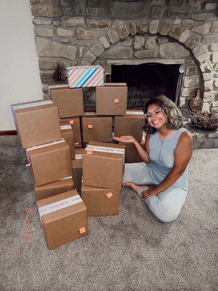 baills_'s tweet photo. I’m not really a twitter girly buuuutttt I had to let y’all know.. I launched my website 2 days ago and I’m already SOLD OUT😭 blessed is an understatement. 
Check it out and see my about me page! I’ll be working non stop to get more pottery restocked!🤍 https://t.co/agqkknQBYP https://t.co/0pyPf8YNqH
