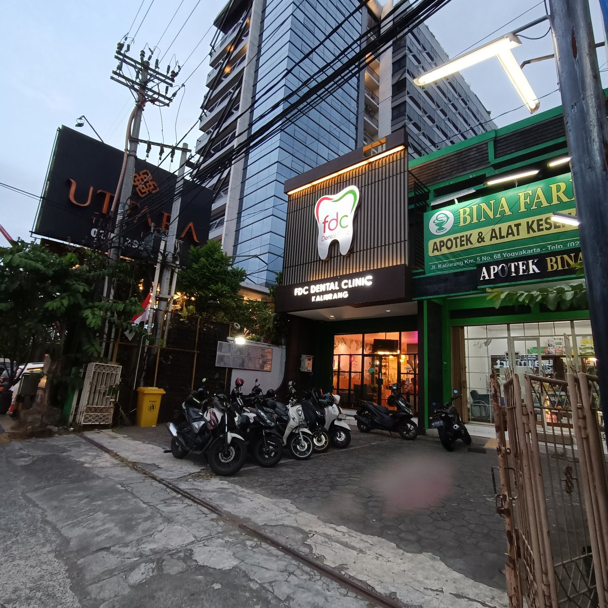 AgusMagelangan's tweet photo. Buat yang di Jogja dan lagi pengin bersihin karang gigi (scaling), klinik FDC tempat langganan saya (Jakal bawah) lagi ada program pembersihan karang gigi gratis. Monggo dimanfaatkan. Yang berminat, bisa langsung daftar via aplikasi di link berikut. https://t.co/xtT11oXm1E https://t.co/CAV4U2AS6M