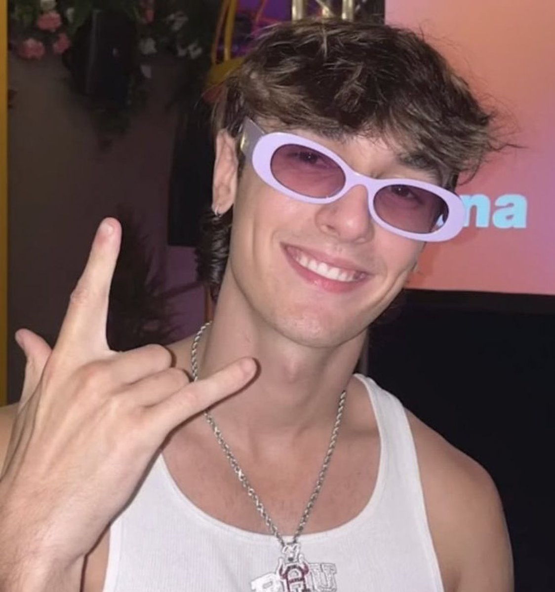 vhackervlg's tweet photo. happy birthday to my favorite boy,
i hope you have an amazing day, thank being with me in the moments i needed it most, i'm very proud of you!!
i love u forever 🤍
#BryceHallBday https://t.co/tfc1tig1W1