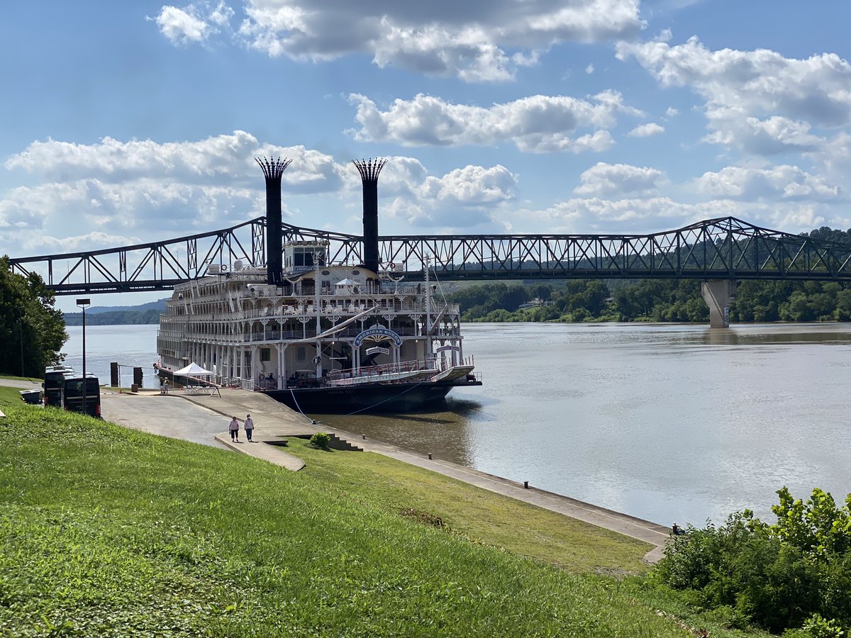 SlyJabroni's tweet photo. Can’t decide which I like best. @AQVoyages’ #AmericanQueen looks good in any port (Pittsburgh; Augusta, KY; Huntington, WV; Cincinnati), from any angle. #cruise #cruiser #cruises #rivercruise #riverboat #steamboat #paddlewheel #paddlewheeler #travel #wander https://t.co/1kTmSpEAcG