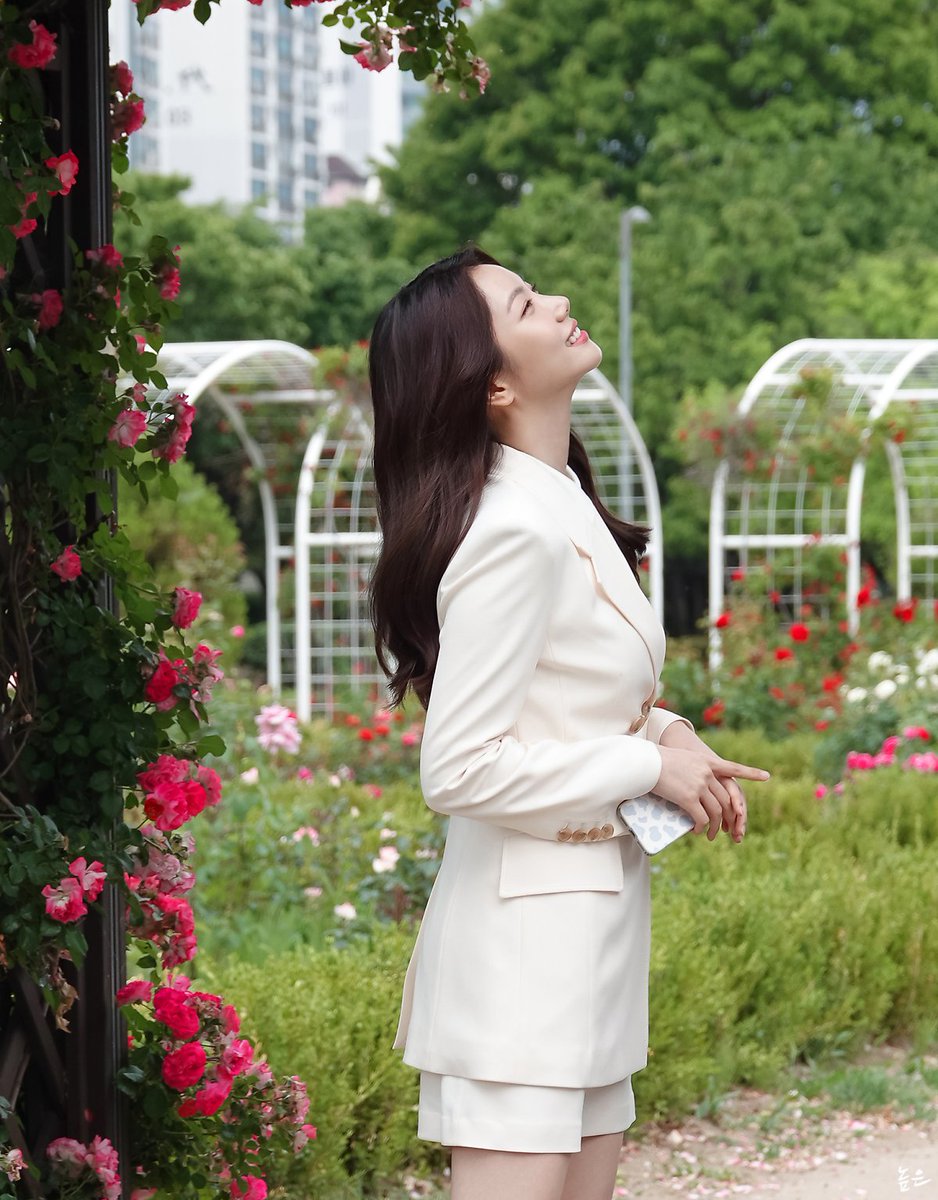 kaeunfied's tweet photo. 🌹✨ https://t.co/qE5LV1l9uF