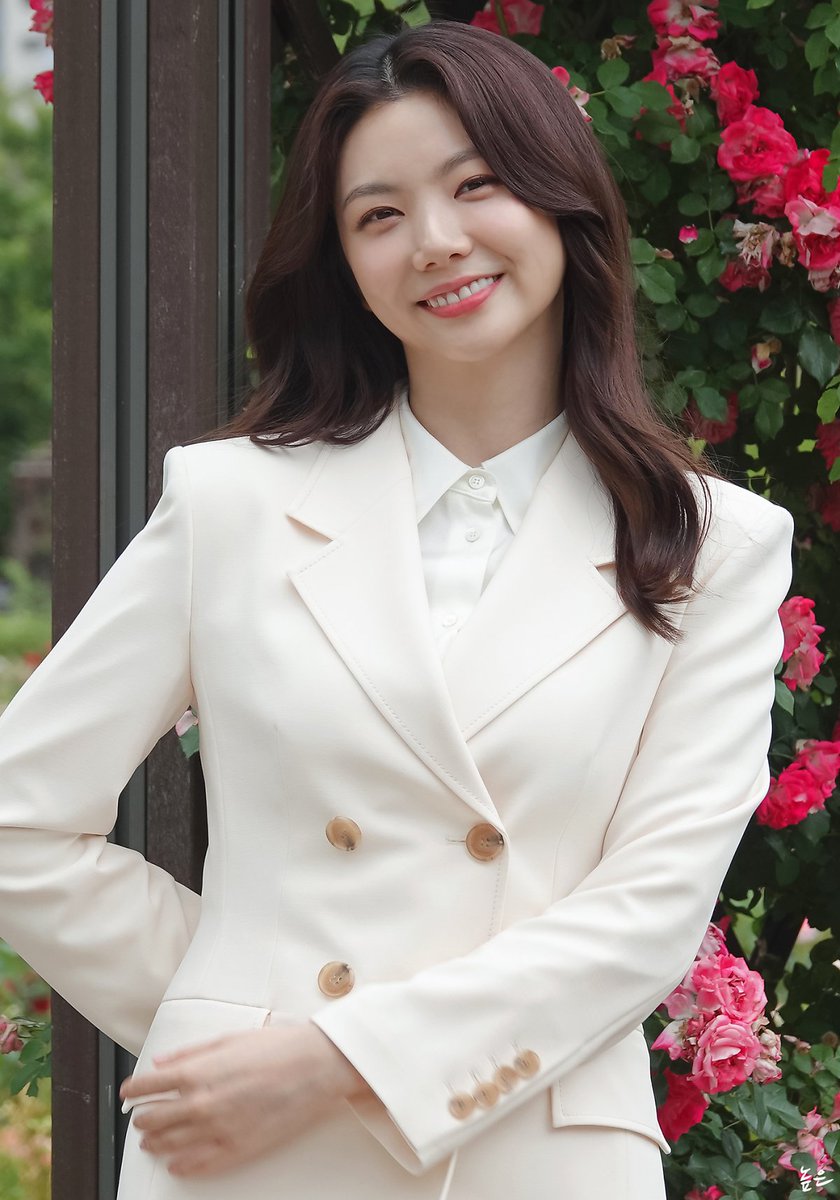 kaeunfied's tweet photo. 🌹✨ https://t.co/qE5LV1l9uF