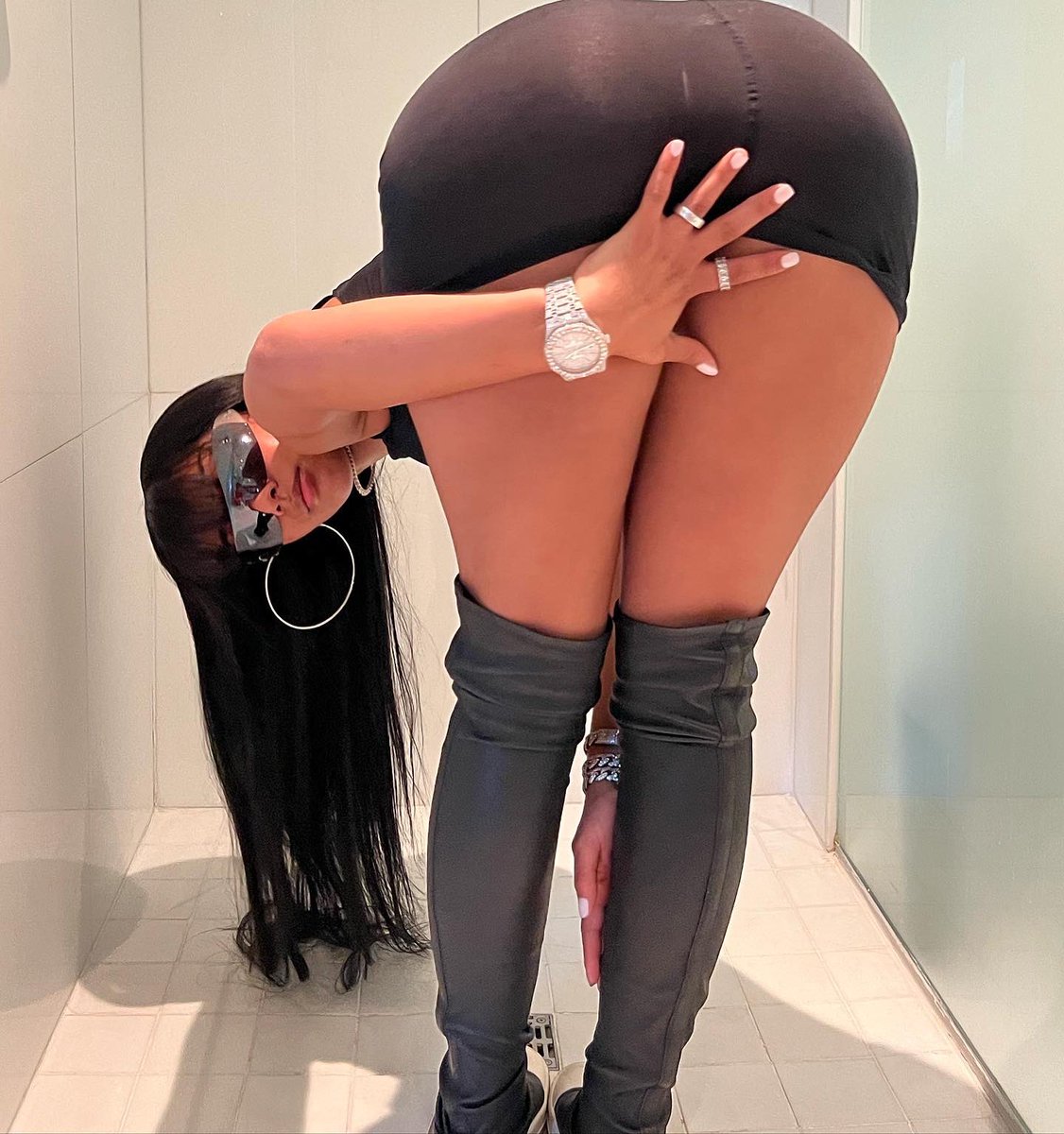 rubirosefanpage's tweet photo. Bend it like Rubi @RubixxRose 🔥🔥🥵
#rosearmy
#rubination https://t.co/iOP26P6mMl