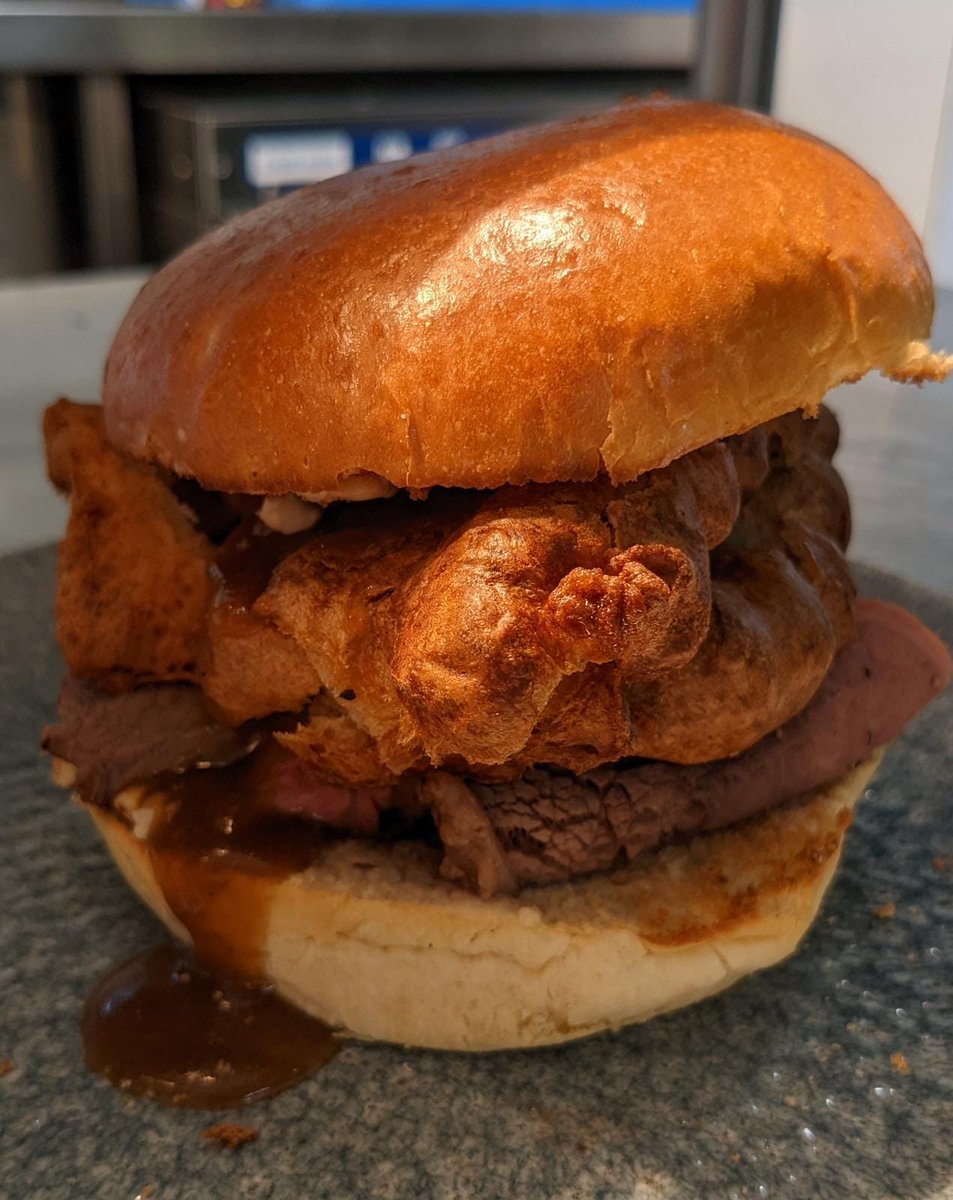 Too hot for a full roast dinner? <a href="/Risingsunsheff/">The Rising Sun</a> have got beef, "ridiculous gravy" (🤤🤤🤤), horseradish and Yorkie Pud sarnies on the go!