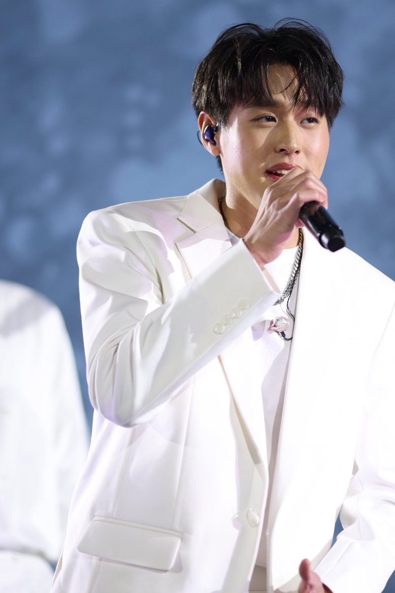 AIS_Thailand's tweet image. 🎤 สุดยอด ดีเลิศ เด็ดขาด อันดับหนึ่ง ศักดิ์สิทธิ์ มหัศจรรย์ ที่สุด สุดยอด เยี่ยม ยอดเยี่ยม ยอดเยี่ยมยอด ดีที่สุด เลิศที่สุด ชนะเลิศ ฝันที่เป็นจริง น้ำตาจะไหล หูเคลือบทอง หูฝังเพชร หมดห่วงแล้วค่ะ 😭

#TEAMAIS5GFANIVERSE 🪐