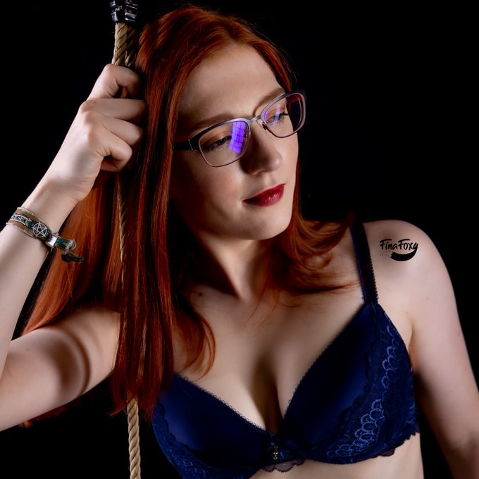 Kommst du mit mir schaukeln? 😊  📸 by: Gerald B. Photography   #finafoxy #redhead #redhair #redheadswithglasses<a href="/tag/photography"class="tags"><span>#photography</span></a><a href="/tag/redhead"class="tags"><span>#redhead</span></a><a href="/tag/redhair"class="tags"><span>#redhair</span></a><a href="/tag/swing"class="tags"><span>#swing</span></a><a href="/tag/studio"class="tags"><span>#studio</span></a>