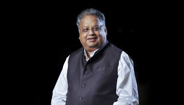 aks0809's tweet photo. Sad to hear the demise of #RakeshJhunjhunwala, the big bull of Dalal Street. May his soul RIP 🙏🏻 https://t.co/swOeeUrSBi