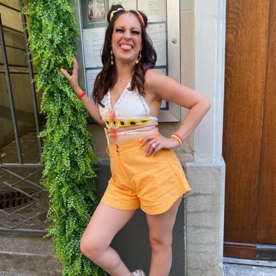 r_marilena's tweet photo. #NeuesProfilbild #NuovaFotoProfilo #streetparade2022 #nonholeta 😅 https://t.co/N8SLaISRIj