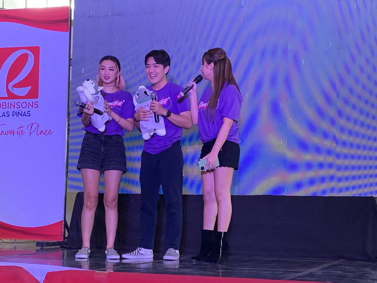 AmandaGlobalOFC's tweet photo. #ConnectedTheMovie Last Mallshow🥹💗

@amandaazamora @iamchicoa 
@richardjuan @quincy_adrienne 
@struggail @ralphhmalibunas 
@iamandiabaya @kobierbrown https://t.co/caJ9aVSBnA