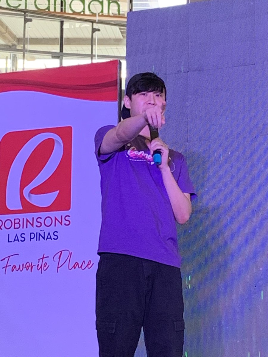 AmandaGlobalOFC's tweet photo. #ConnectedTheMovie Last Mallshow🥹💗

@amandaazamora @iamchicoa 
@richardjuan @quincy_adrienne 
@struggail @ralphhmalibunas 
@iamandiabaya @kobierbrown https://t.co/caJ9aVSBnA