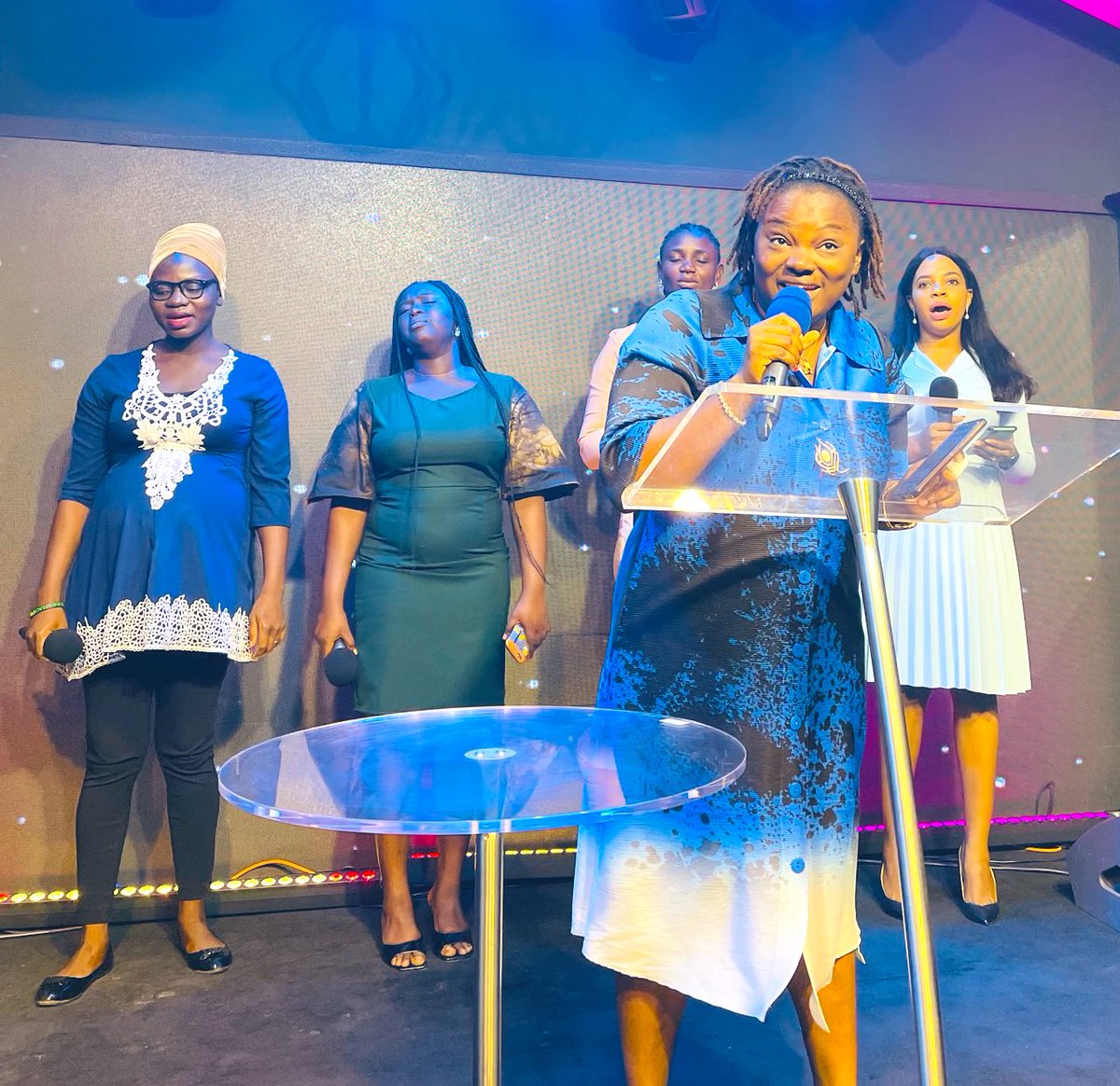 slassembly's tweet photo. 🎵…No power of hell, no scheme of man
Can ever pluck me from His hand
Till He returns or calls me home
Here in the power of Christ I'll stand🎵
@AriaTheLion
#UnlockingYourGrowth #SuccessGate #Church #SupernaturalLifeAssembly https://t.co/cMF4PKklGZ