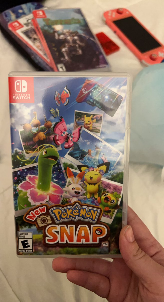 _makaluh's tweet photo. Shoutout to my boyfriend for getting me such great gifts for my birthday and being so excited he HAD to give them to me early. I love him so much. https://t.co/CenH3bB68y