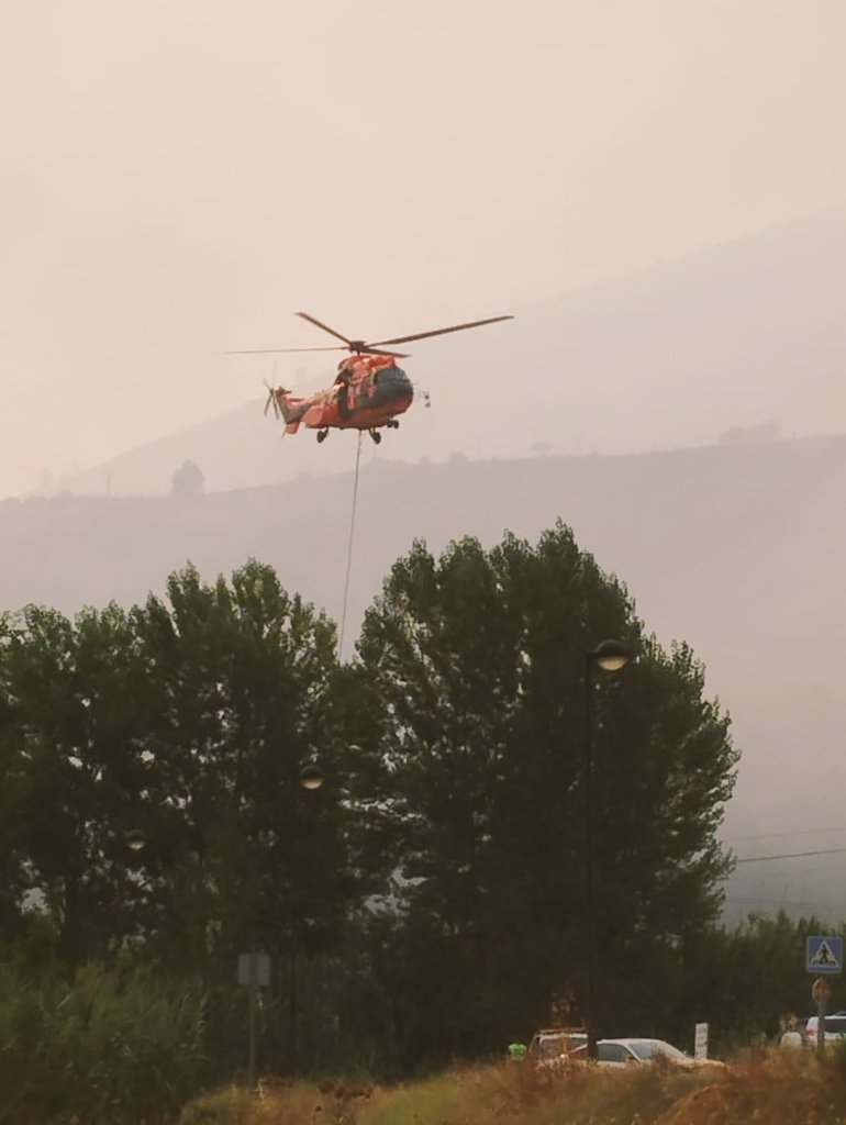 festersebo2023's tweet photo. No hi ha paraules sols impotència #incendis #Incendios #IncendiosForestales #incendioscv #112  #lavalldebo #ebo https://t.co/BJKV68OrJX