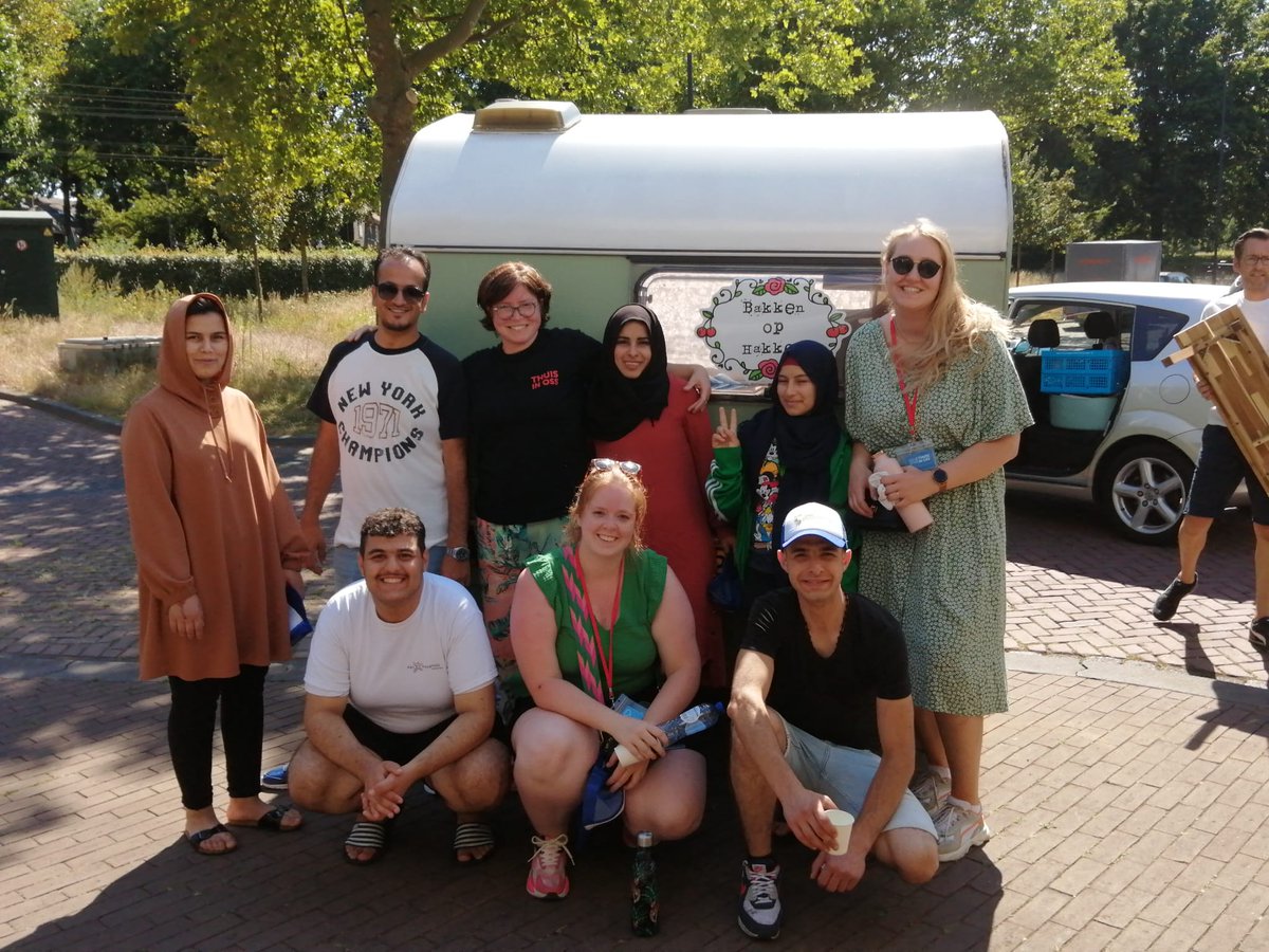 Leerzaam én gezellig... het was een heerlijke #verkeersdag. Dank je wel <a href="/VVNMaasland/">VVN Maasland</a> <a href="/VeiligVerkeer/">Veilig Verkeer Nederland</a>! 🙏 😊 en <a href="/dtvoss/">Dtv Nieuws - Oss & Bernheze</a> voor het mooie verslag
dtvnieuws.nl/nieuws/artikel…
<a href="/DatisOss/">Dat is Oss</a>