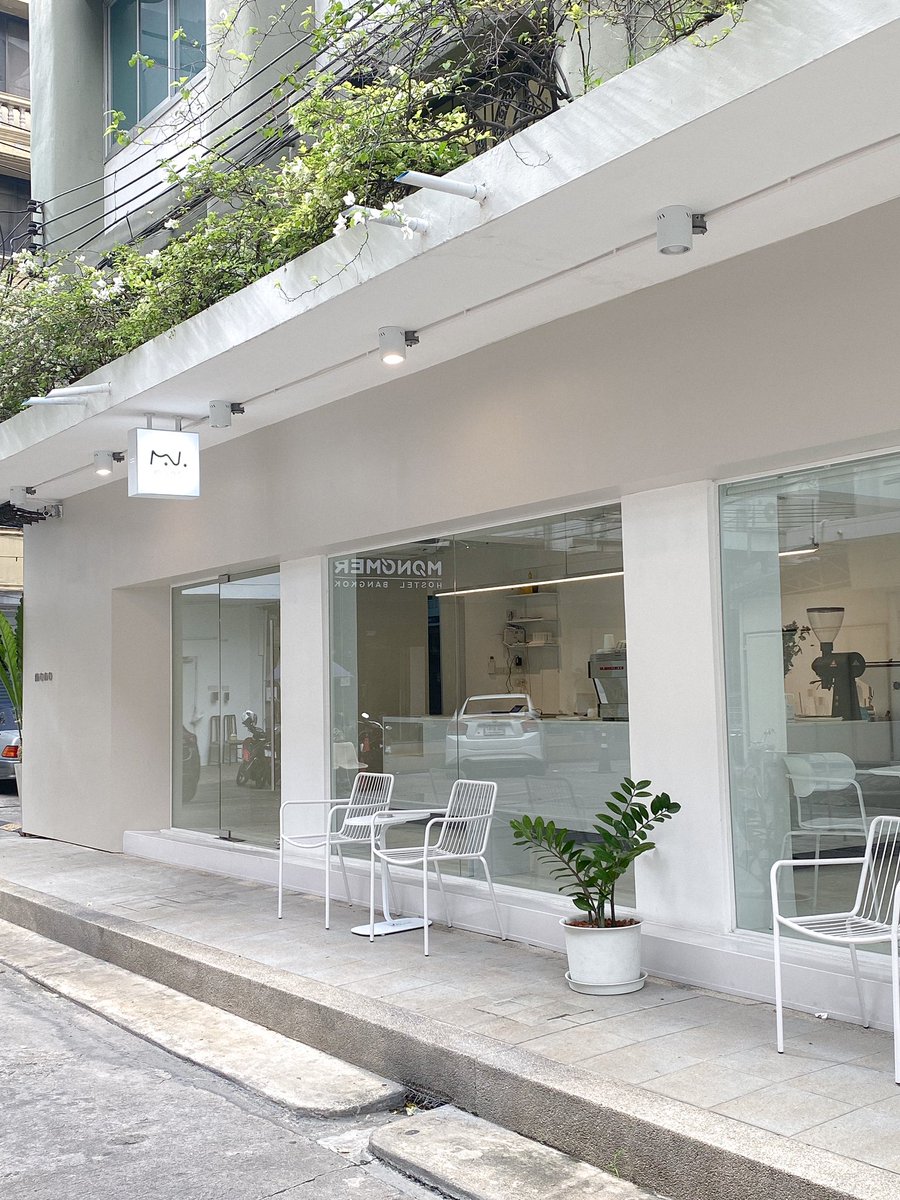 nannaesp's tweet photo. 𝑀𝑜𝑛𝑜 𝑐𝑜𝑓𝑓𝑒𝑒 𝑏𝑘𝑘~
Cafe เปิดใหม่ เดือน ย่านราชเทวี เดินทางสะดวก ร้านตั้งอยู่มุมตึก โทนขาว มีที่นั่งทั้ง indooor outdoor เมนูมีให้เบือกเยอะ ต้องลองไปกันน้าา ☕️🫧🫶🏻
#รีวิวคาเฟ่ @aroii #casebook
📍bts ราชเทวี ทางออก3
🚪ปิดวันจันทร์ เปิด 7-17 น.
🚗มีที่จอด 2-3 คัน https://t.co/rgiERgDMM5