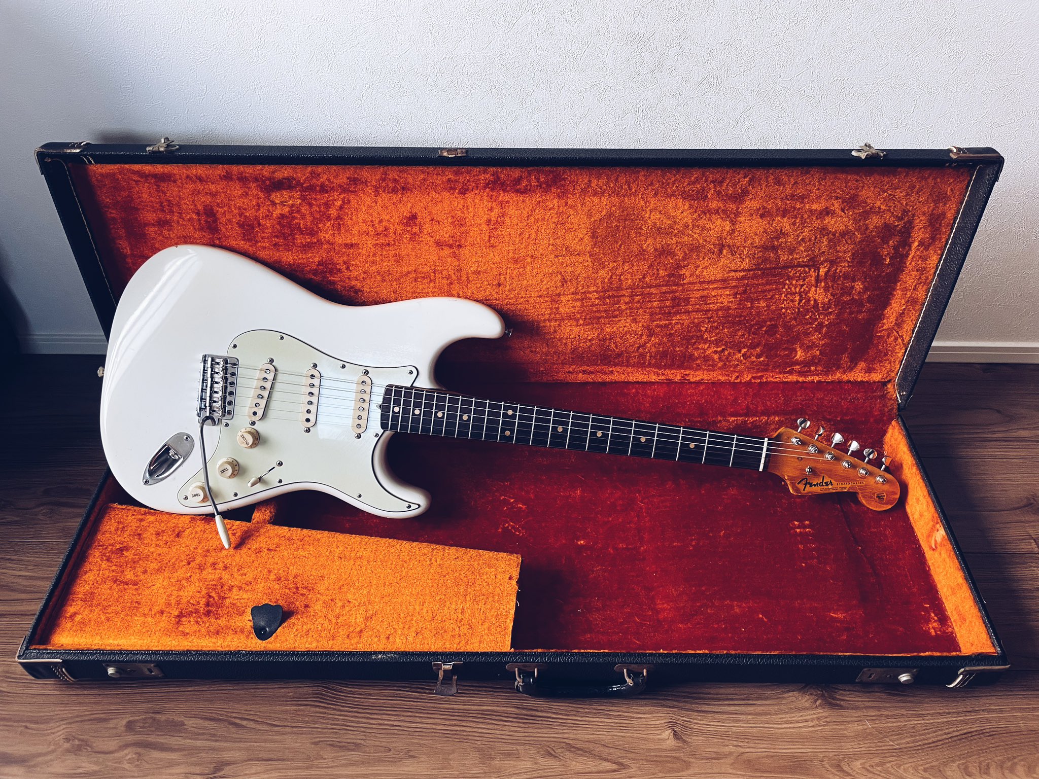 グリーン・ホワイト系 完成品♪ '07 Fender USA Stratocaster 赤 | www