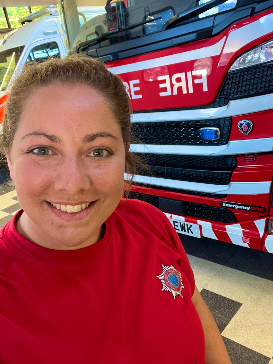 Laura_Wheelton's tweet image. First day as temporary crew manager on Charlie watch wilmslow yesterday! Busy day with station familiarisation, height safety training and lots of grass fires! #firefighter #femalefirefighter #crewmanager #newstation