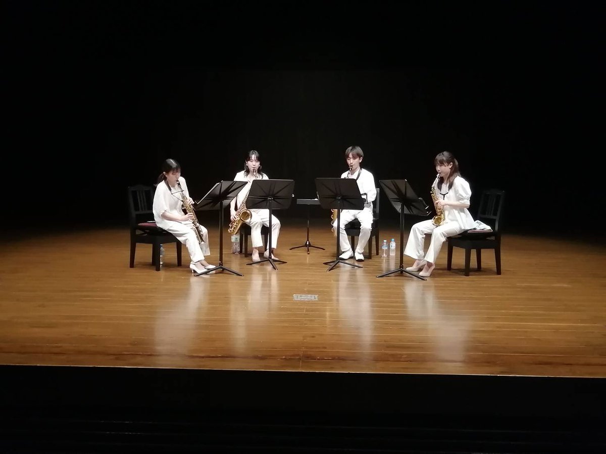 ___kaa10's tweet photo. ルリエフコンサート終演しました🕊
ステージたって客席見た時、たくさんの方で席が埋まってて嬉しかったです、、足をお運び下さいましてありがとうございました！
色んな方との出会いと支えに感謝❗️ https://t.co/MowsJEnfdM
