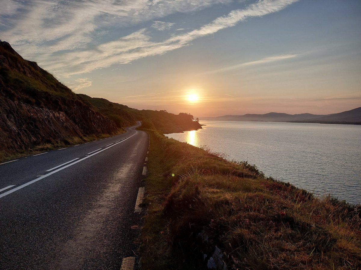 eoinheal's tweet photo. Early morning spin from @parknasilla to #MollsGap and #LadiesView with stunning views over #KillarneyNationalPark @KerryTourism @Kenmare_dot_ie https://t.co/s1jP9xMEV7