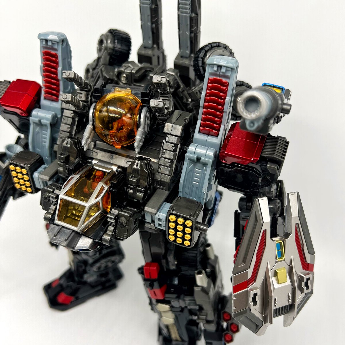 micyutoys00's tweet photo. #takaratomy #diaclonereboot #diaclone #ダイアクロン #vshadow #BattleConvoy #da88 #da79 https://t.co/fkCQYxwHBB