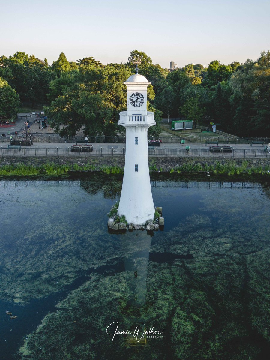 Memorial for Captain Robert Falcon Scott whose doomed expedition to Antarctica began in Cardiff in 1910 on Scott's ship Terra Nova.

#roath #visitwales #findyourepic  #cymru #thisiscymru #thisiswales #imageofwales #thewalescollective  #exploringwales #Discoverwales