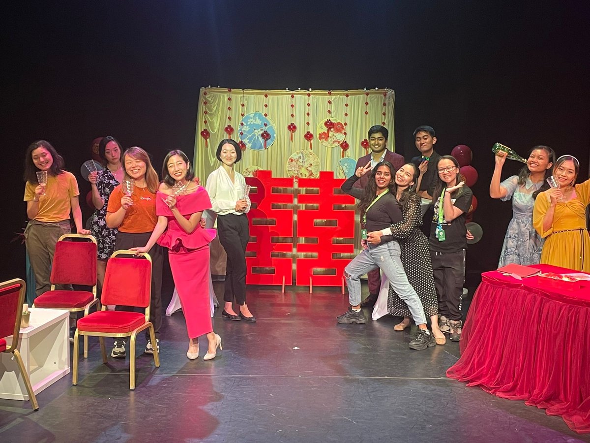 hkstg's tweet photo. @StageMeetsWorld @thelorihamilton @TakeItAwayPlay @falsettosocks @fionalarkin13 @ExpiAtro @RoseWilsonArts @bleedingobvs @BritTheatreGuid @edfringe @theatrenetwork_ @JUVENILIAthtr @TheatreBlogRT @TheStage The team had some really good Indian food at Cilantro to celebrate 🥳 Before we all go on our separate train/bus/plane rides 😢 https://t.co/pRWGceWmuH