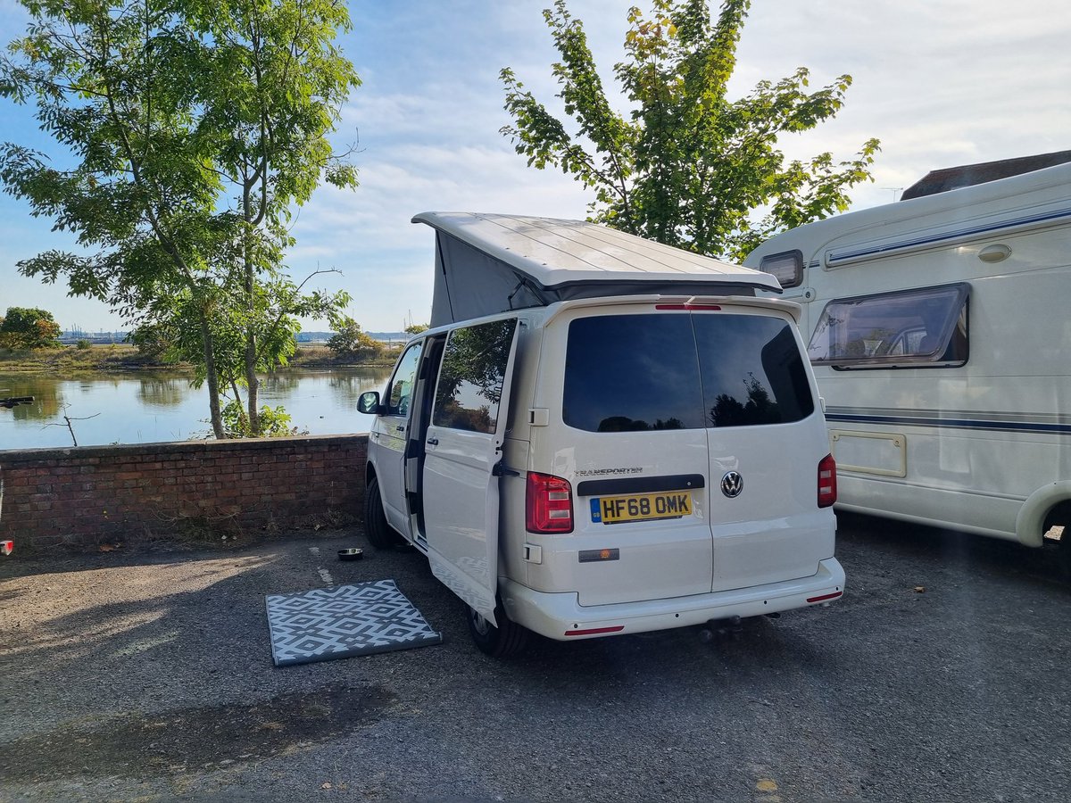Gilo____'s tweet photo. Morning campers.
This mornings view to wake up with, followed by breakfast at Lepe Beach
#VanLife #LovingLife #vdubz https://t.co/anB0tP1QGC