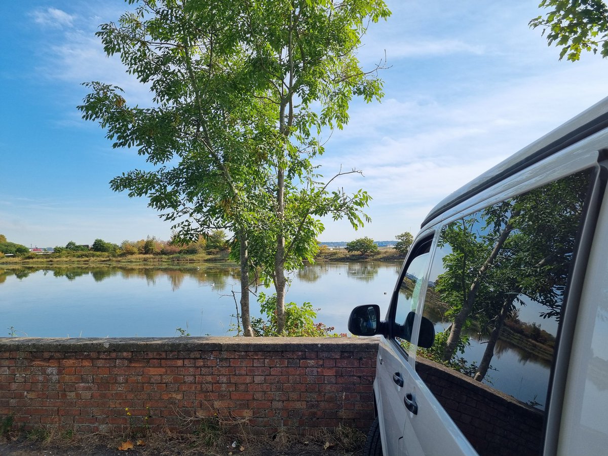 Gilo____'s tweet photo. Morning campers.
This mornings view to wake up with, followed by breakfast at Lepe Beach
#VanLife #LovingLife #vdubz https://t.co/anB0tP1QGC