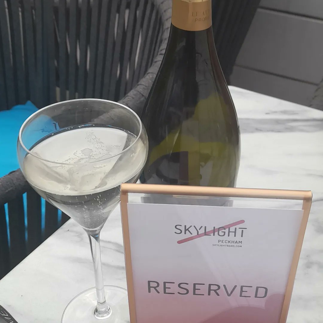 Looks like another rooftop weekend... Check out our free magazine with all the South, East and North London gems this summer 😎 valuemytime.co.uk/london-magazine

#southlondon #skylightpeckham #rooftopbar #london #magazine #summer  #visitlondon #letsdolondon