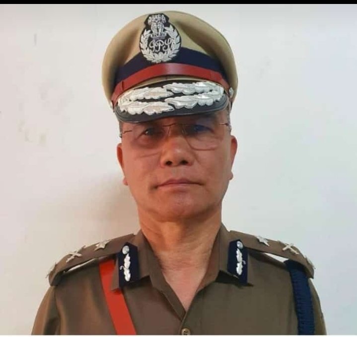 ArunachalPolice's tweet photo. Sh. Chukhu Apa, IPS, IGP (L&amp;O) has been awarded the President's Police Medal for Distinguished Service - 2022. Congratulations to this stalwart of APP, on getting this huge honour!
@BrigMishra
@PemaKhanduBJP
@felix_bamang https://t.co/jA1xXFVfhI