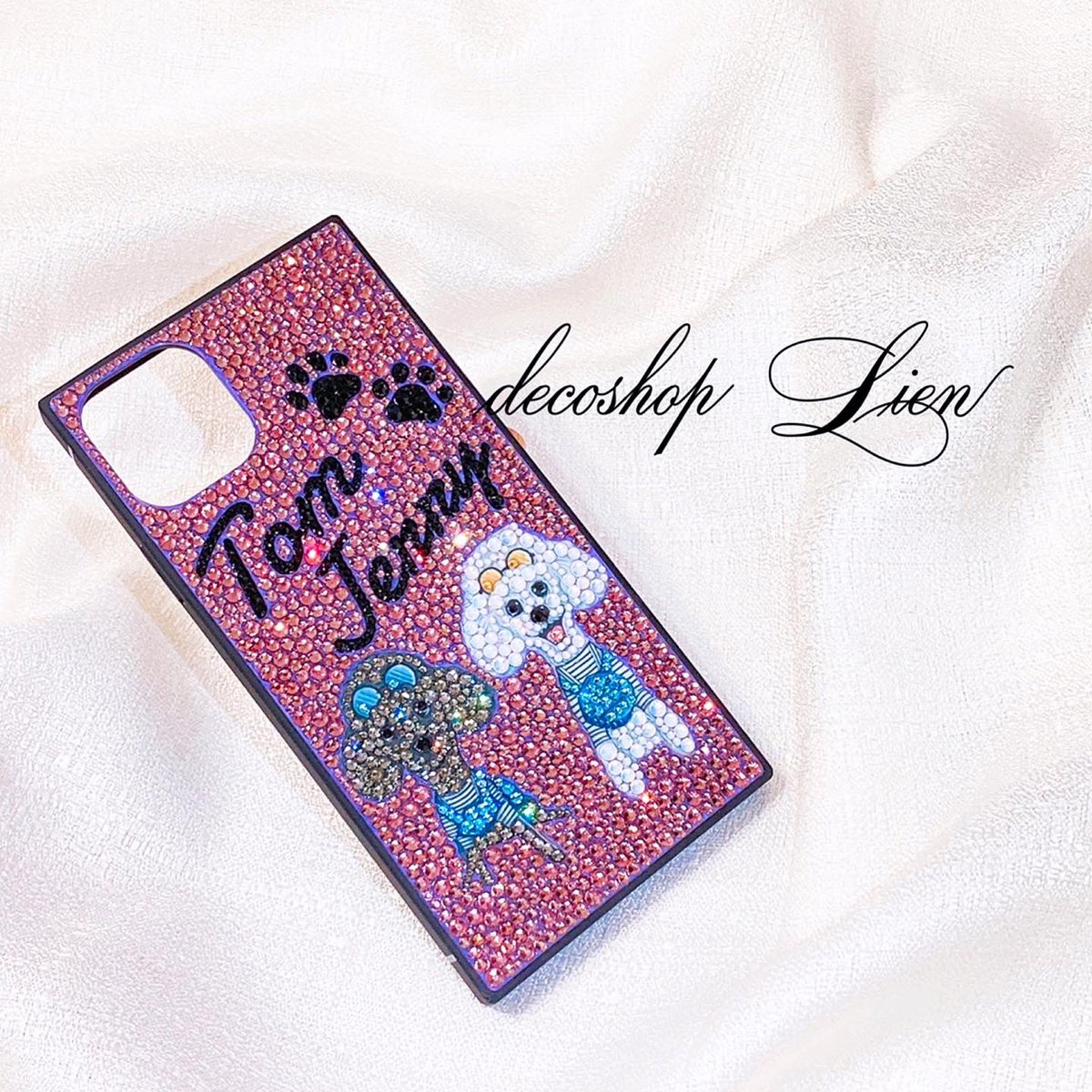 lien_deco's tweet photo. iPhoneケースとヘアクリップ🫧🤍
ガラスストーン使用

オーダーありがとうございました⸝⸝ᵕ ᵕ⸝⸝

#デコ電 #デコオーダー #iphoneケース https://t.co/9pAwefO7Y3