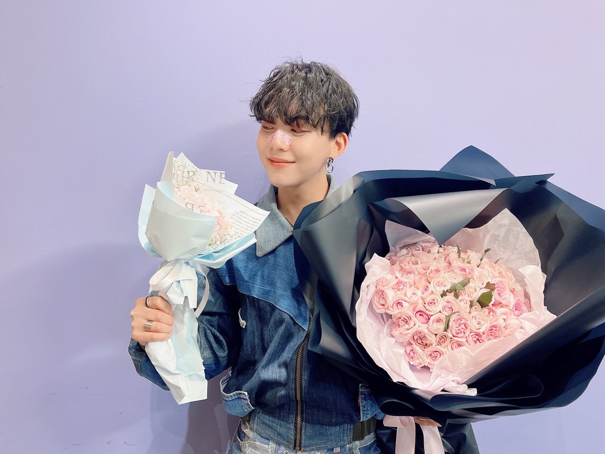 덕분에 행복만 했어요❤ 우리 얼른 봐요❤

#우진영 #WOOJINYOUNG
#2nd_Mini_Album #DELICIOUS
#Delicious #여긴_너무_Delicious 😋