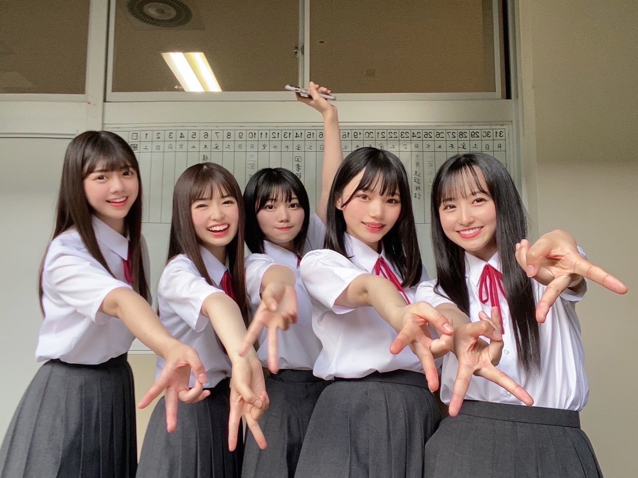 冨里奈央　バンドエイドを剥がすような別れ方　直筆生写真＋コンプ Yahoo!オークション - 冨里 奈央『バンドエイド剥がすような別れ