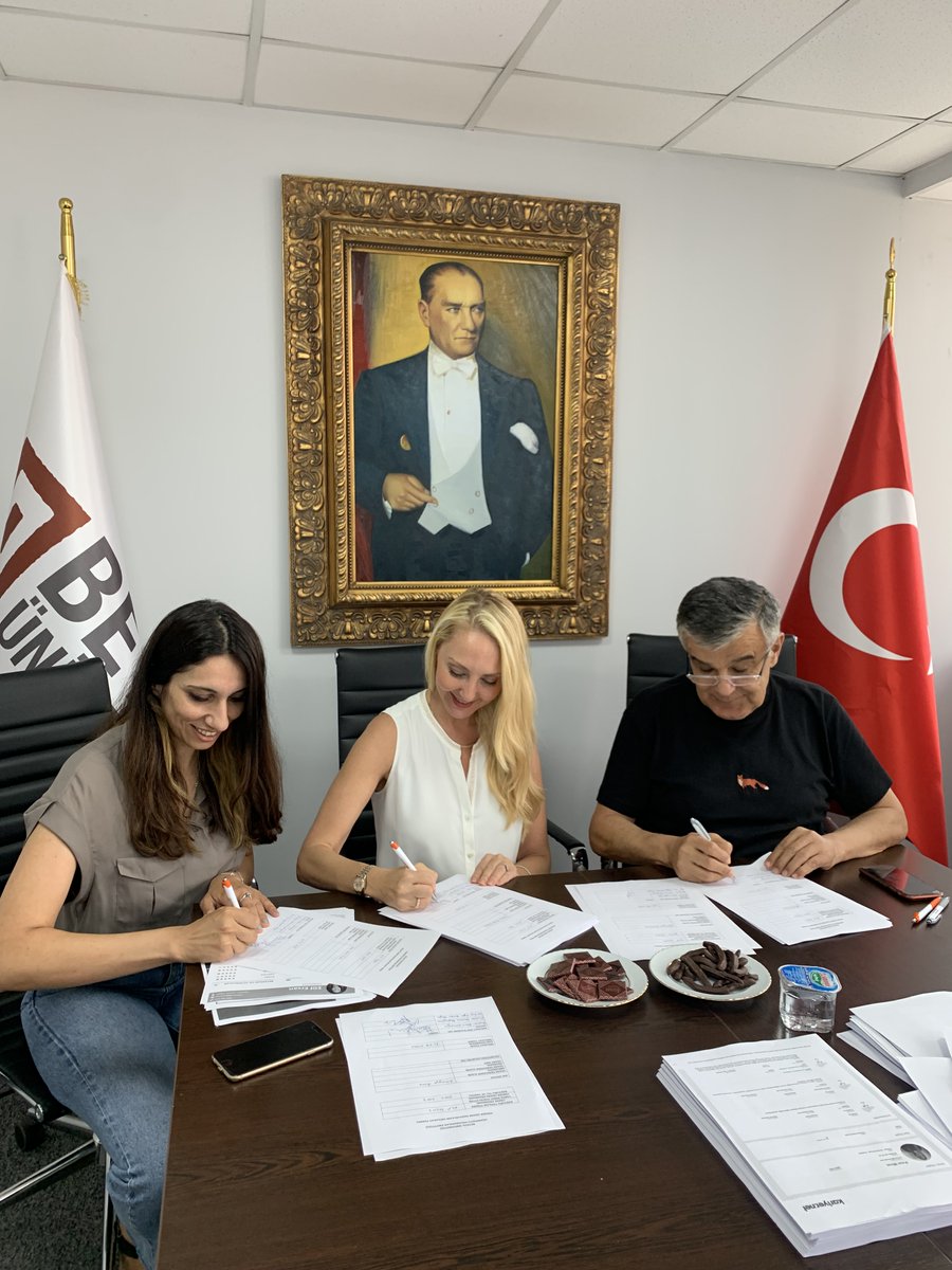 Üniversitemiz Klinik Psikoloji Yüksek Lisans Programları öğrenci başvuruları bu hafta itibarıyla tamamlandı. Son imzalar atıldı. <a href="/ebrusalcioglu/">Ebru Salcioglu</a>, <a href="/MBeyazyurek/">Prof. Dr. Mansur Beyazyürek</a> <a href="/HandanNoyan/">Handan Noyan</a>