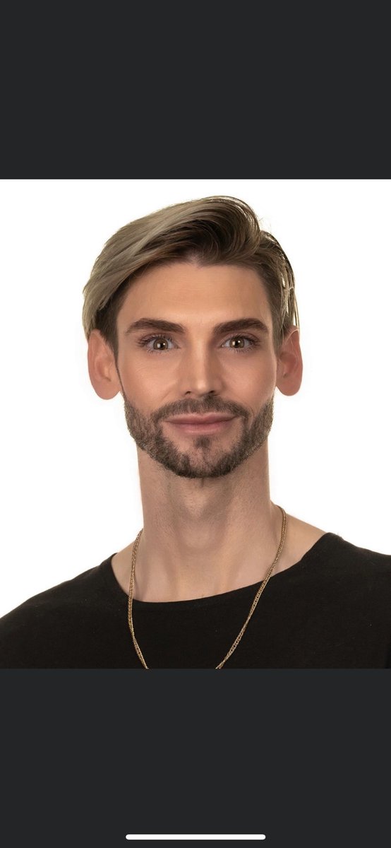 KellenJordan's tweet photo. Headshots 1 year apart! I think I’m digging the scruff! What do y’all think? #beardedstylist #thekellenjordanstudio #newtotwitter https://t.co/MUSHpzQNez
