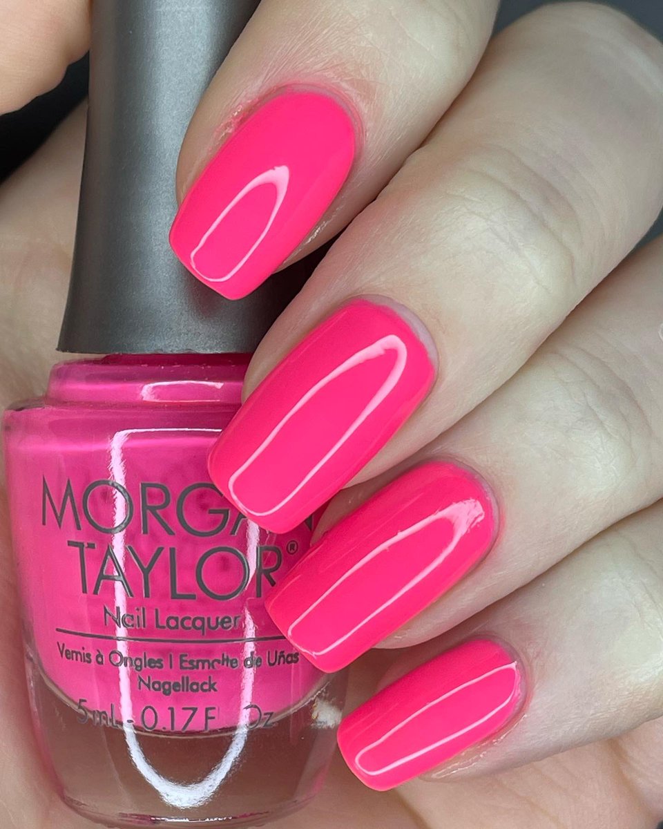 SunnyRaeNails's tweet photo. Two coats of Morgan Taylor’s Pretty as a Pink-ture with top coat 💖

#morgantaylor #prettyasapinkture #paintwithsimply #pinknails #naturalnails https://t.co/4bovyI2z8m