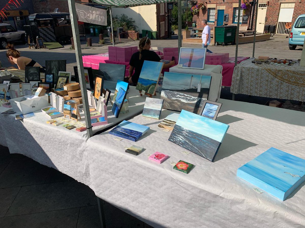 HeatherArt's tweet photo. All set up at the market place for today’s young trader’s market 💛 Come down and say hi! 

#market #belper #girlsthatmakestuff #derbyshireartist #acrylicpainting https://t.co/VHGucCXoGA